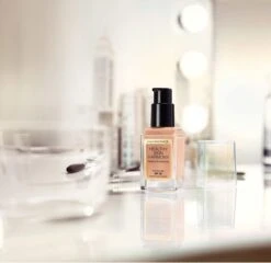 Max Factor Healthy Skin Harmony Foundation - 85 Caramel -Cosmetica Promotiewinkel 1200x1165 7