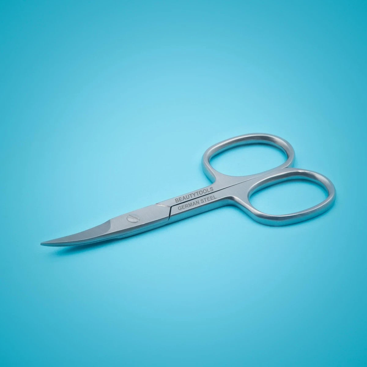 BeautyTools Professionele Nagelschaar - Stevige Nagelschaar Voor Nagelhoeken, Vingernagels En Teennagels - Pedicure / Manicure Schaar - Stevig Gebogen Snijvlak - (9.5 Cm) (NS-0829) 3 BeautyTools Professionele Nagelschaar - Stevige Nagelschaar Voor Nagelhoeken, Vingernagels En Teennagels - Pedicure / Manicure Schaar - Stevig Gebogen Snijvlak - (9.5 Cm) (NS-0829)