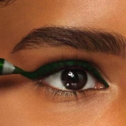 Maybelline Tattoo Liner Gel Pencil - 922 Intense Green - Groen - Waterproof Oogpotlood -Cosmetica Promotiewinkel 1200x1200 331