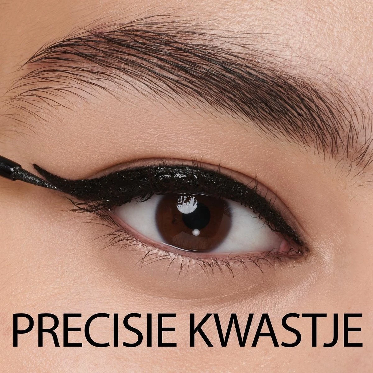 Maybelline New York Tattoo Studio Tattoo Liner - Liquid Ink - 710 Inked Black – Zwart - Ultra Langhoudende Liquid Eyeliner 13 Maybelline New York Tattoo Studio Tattoo Liner - Liquid Ink - 710 Inked Black – Zwart - Ultra Langhoudende Liquid Eyeliner - Afbeelding 11