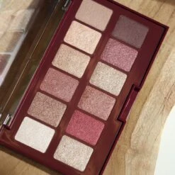 Maybelline The Burgundy Bar Oogschaduw En Highlighter Palette – Limited Edition -Cosmetica Promotiewinkel 1200x1200 452