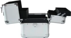 Veronica NAIL-PRODUCTS - Aluminium Koffer - Zilver - 3 Vaks - Draagriem En Afsluitbaar - Beautycase Voor Nagel, Pedicure, Manicure, Visagie, Make-up, Kapper Spullen. 9 Veronica NAIL-PRODUCTS - Aluminium Koffer - Zilver - 3 Vaks - Draagriem En Afsluitbaar - Beautycase Voor Nagel, Pedicure, Manicure, Visagie, Make-up, Kapper Spullen. -Cosmetica Promotiewinkel 1200x647 1