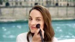 Bourjois - Delice De Poudre Bronzing Powder Browning Powder 52 16.5G -Cosmetica Promotiewinkel 1200x679