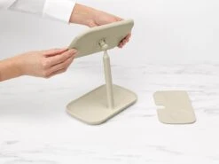 Brabantia ReNew Make-up Spiegel - Met Accessoireschaal - Soft Beige 36 Brabantia ReNew Make-up Spiegel - Met Accessoireschaal - Soft Beige -Cosmetica Promotiewinkel 1200x899 7