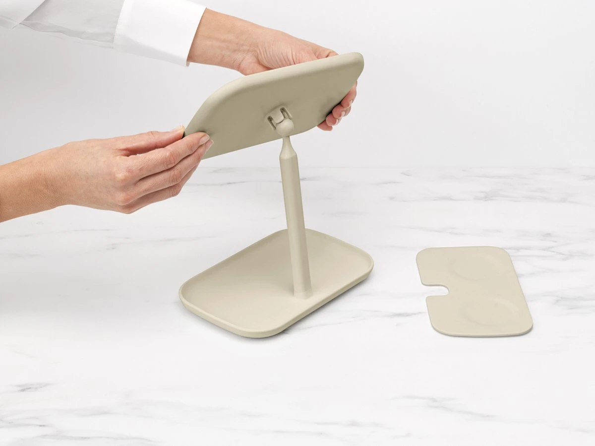 Brabantia ReNew Make-up Spiegel - Met Accessoireschaal - Soft Beige 19 Brabantia ReNew Make-up Spiegel - Met Accessoireschaal - Soft Beige - Afbeelding 17