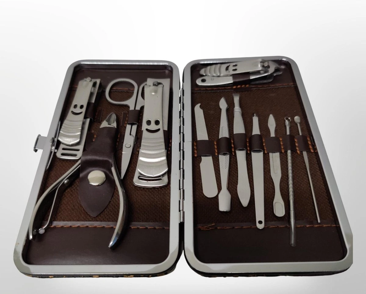 Merkloos Manicure & Pedicure Set - Uitgebreide 12-Delige RVS Nagel Gezicht Verzorging Set - Reisset Met Nagelknippers - Nageletui Manicureset Pedicureset Nagel Verzorging Nagelriem Trimmer Bokkenpoot & Nagelschaar - Met Lederen Etui 6 Merkloos Manicure & Pedicure Set - Uitgebreide 12-Delige RVS Nagel Gezicht Verzorging Set - Reisset Met Nagelknippers - Nageletui Manicureset Pedicureset Nagel Verzorging Nagelriem Trimmer Bokkenpoot & Nagelschaar - Met Lederen Etui - Afbeelding 4