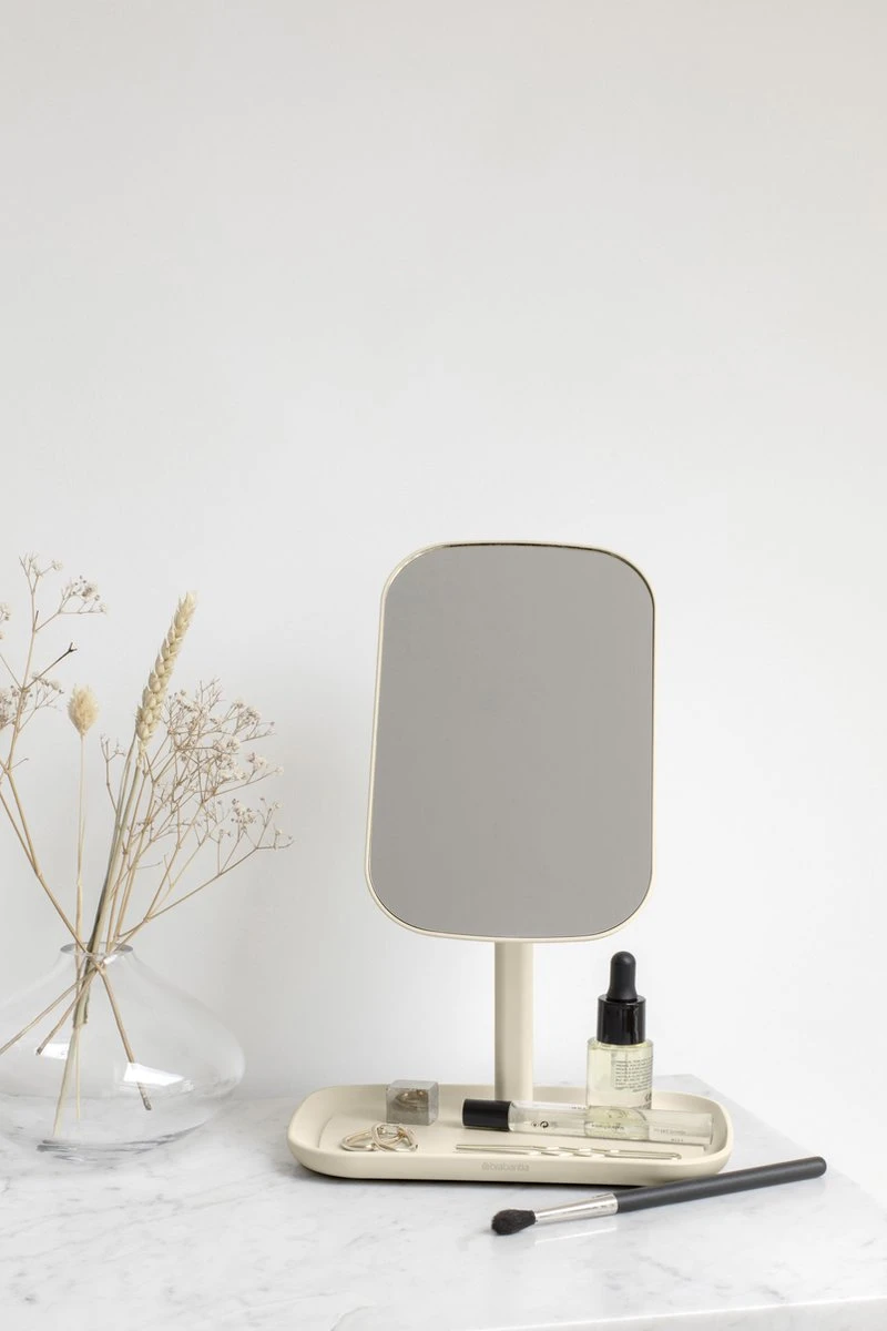 Brabantia ReNew Make-up Spiegel - Met Accessoireschaal - Soft Beige 20 Brabantia ReNew Make-up Spiegel - Met Accessoireschaal - Soft Beige - Afbeelding 18