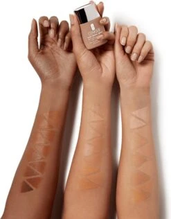 Clinique Even Better Foundation Met SPF15 - CN28 Ivory - Foundation - 30 Ml -Cosmetica Promotiewinkel 939x1200 1